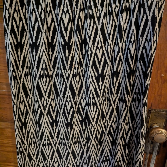 Old Navy Black and White Patterned Dress - Picture 6 of 7